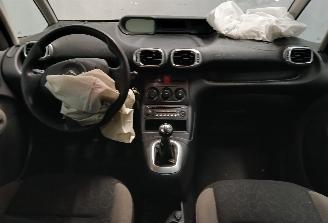 Citroën C3 C3 Picasso (SH) MPV 1.6 16V VTI 120 (EP6(5FW)) [88kW]  (02-2009/10-201=
7) picture 10