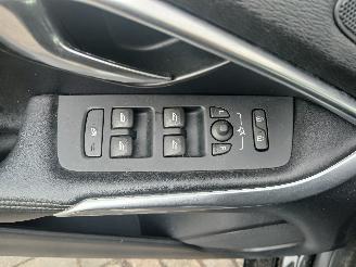 Volvo V-40 V40 (MV) Hatchback 5-drs 2.0 D2 16V (D4204T8(Euro 6b)) [88kW]  (02-201=
5/08-2019) picture 14