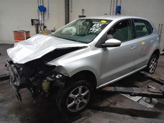 Coche siniestrado Volkswagen Polo Polo V (6R) Hatchback 1.2 TSI (CBZC(Euro 5)) [66kW]  (05-2011/05-2014)= 2013