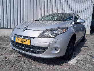 Coche accidentado Renault Mégane Megane III Berline (BZ) Hatchback 5-drs 1.4 16V TCe 130 (H4J-700(H4J-A=
7)) [96kW]  (04-2009/02-2016) 2010/4