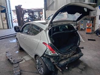 Lancia Ypsilon Ypsilon (312) Hatchback 0.9 TwinAir 85 (312.A.2000(Euro 5)) [63kW]  (0=
5-2011/...) picture 4