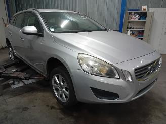 Volvo V-60 V60 I (FW/GW) Combi 1.6 DRIVe (D4162T) [84kW]  (02-2011/12-2015) picture 2