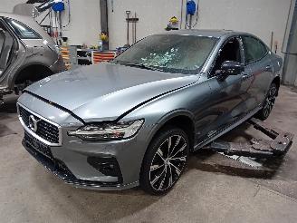 Vrakbiler auto Volvo S-60 S60 III (ZS) Sedan 2.0 T5 16V (B4204T26) [184kW]  (02-2019/12-2021) 2019