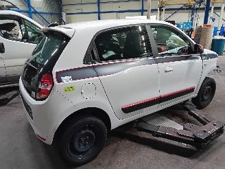 Renault Twingo Twingo III (AH) Hatchback 5-drs 1.0 SCe 70 12V (H4D-400(H4D-A4)) [52kW=
]  (09-2014/...) picture 3