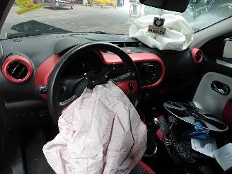 Renault Twingo Twingo III (AH) Hatchback 5-drs 1.0 SCe 70 12V (H4D-400(H4D-A4)) [52kW=
]  (09-2014/...) picture 5