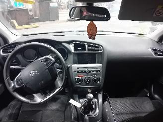 Citroën C4 C4 Berline (NC) Hatchback 5-drs 1.6 BlueHDI 100 (DV6FD(BHY)) [73kW]  (=
07-2014/05-2018) picture 5