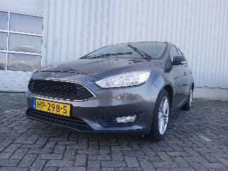 Damaged car Ford Focus Focus 3 Wagon Combi 1.0 Ti-VCT EcoBoost 12V 125 (M1DD) [92kW]  (02-201=
2/05-2018) 2015/5