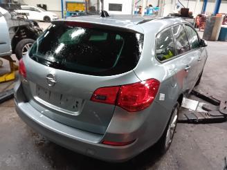 Opel Astra Astra J Sports Tourer (PD8/PE8/PF8) Combi 1.6 16V (A16XER(Euro 5)) [85=
kW]  (10-2010/10-2015) picture 3