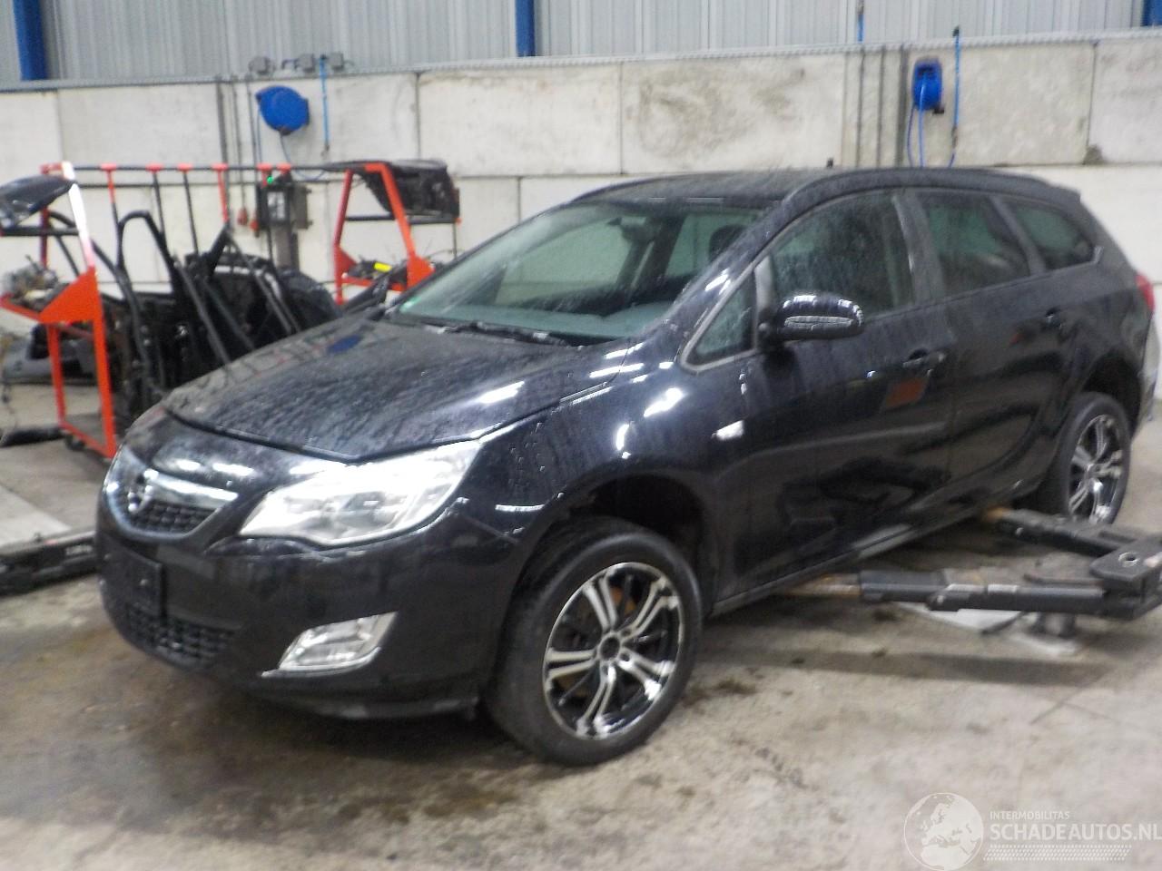 Opel Astra Astra J Sports Tourer Combi 1.6 Turbo 16V (A16LET) [132kW]  (10-2010/0=
4-2016)