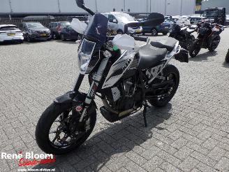 KTM 690 Duke  picture 7