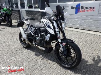 KTM 690 Duke  picture 3