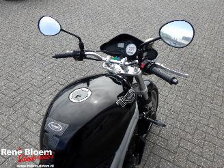 Triumph Speed Triple 955i picture 19