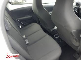 Peugeot 108 1.0 e-VTi Active Airco 5drs picture 10