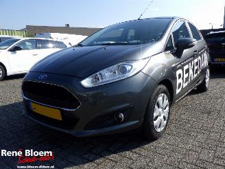 Damaged car Ford Fiesta 1.5 TDCI Style 95pk Airco 2017/5