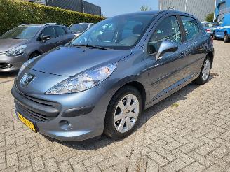 Peugeot 207 Peugeot 207 5 Drs 1.4 VTi Cool \'n Blue picture 2