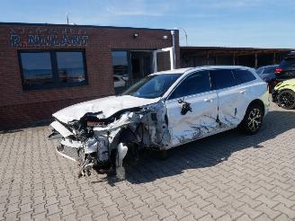 Schadeauto Volvo V-60  2023/7