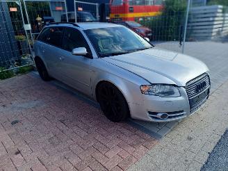 Audi A4 Avant 3.2 TFSI picture 2