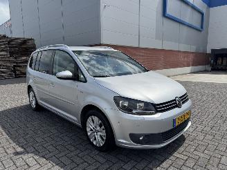 Unfallwagen Volkswagen Touran 1.4 TSI 103Kw Clima - Navi 2013/8