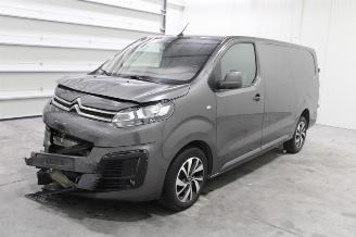 krockskadad bil auto Citroën Jumpy  2020/8