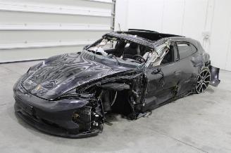 Vrakbiler auto Porsche Taycan  2023/8