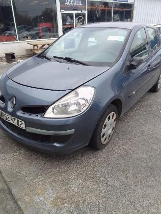 krockskadad bil auto Renault Clio  2006/6