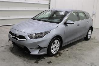 krockskadad bil auto Kia Cee d cee'd 2024/10