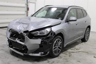 krockskadad bil auto BMW iX1  2025/4