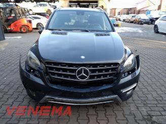 Coche siniestrado Mercedes ML ML III (166), SUV, 2011 / 2015 3.0 ML-350 BlueTEC V6 24V 4-Matic 2015/1