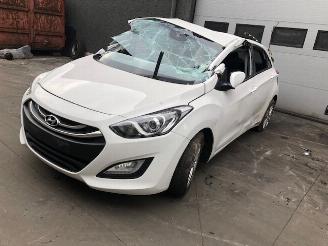 Vrakbiler auto Hyundai I-30  2013/1