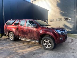 Uttjänta bilar auto Isuzu D-Max (TFR/TFS) Pick-up 2012 2.5 D Twin Turbo 4x4 Pick-up  Diesel 2014/1