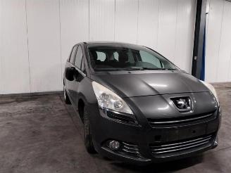 Vrakbiler auto Peugeot 5008 5008 I (0A/0E), MPV, 2009 / 2017 1.6 HDiF 16V 2013/10