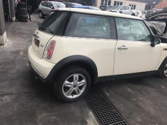 Vrakbiler auto Mini Mini BENZINE/1600CC/5VIT 2006/1