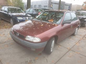 Vrakbiler auto Opel Astra sedan 1994/1