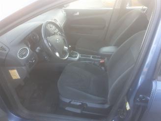 Ford Focus 1.6 ghia picture 8
