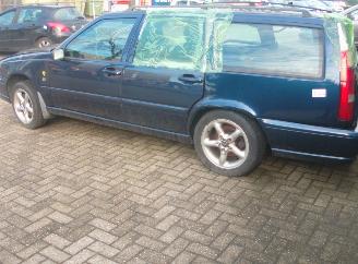 Volvo V-70  picture 4
