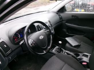 Hyundai I-30 1.4 I DYNAMIC picture 13