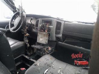 Dodge Ram Ram 3500 Standard Cab (DR/DH/D1/DC/DM), Pick-up, 2001 / 2008 5.7 V8 Hemi 1500 4x4 picture 3