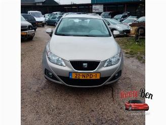 Vrakbiler auto Seat Ibiza Ibiza ST (6J8), Combi, 2010 / 2016 1.4 16V 2010/10