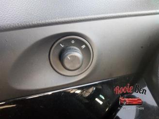 Chevrolet Orlando Orlando (YYM/YYW), MPV, 2010 / 2015 1.8 16V VVT Bifuel picture 16