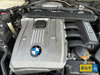 BMW 3-serie E90 325IX N52B25 Black- sapphire metallic picture 6