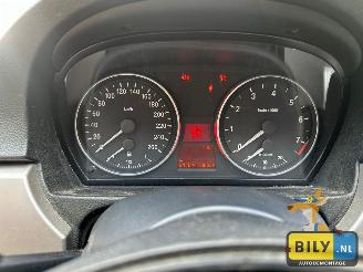 BMW 3-serie E90 325IX N52B25 Black- sapphire metallic picture 8