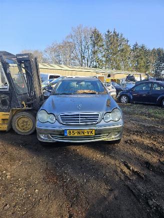 Salvage car Mercedes C-klasse C 200 CDI COMBI 2003/12