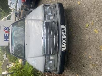 demontáž osobní automobily Mercedes 200-serie E 220 COMBI 1993/1