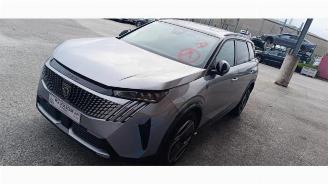Vrakbiler auto Peugeot 5008  2025/10