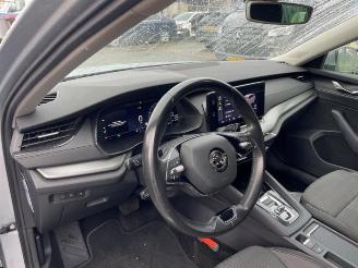 Skoda Octavia Octavia Combi (NXAC), Combi 5-drs, 2019 1.0 TSI e-TEC 12V picture 9