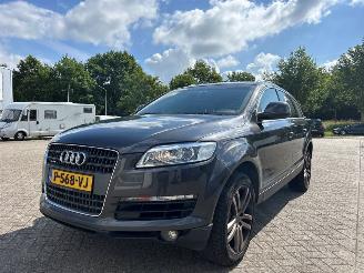 Audi Q7 4.2 picture 2