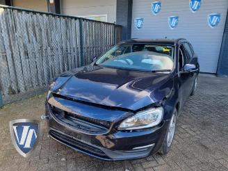 Salvage car Volvo V-60 V60 I (FW/GW), Combi, 2010 / 2018 2.0 D4 16V 2015
